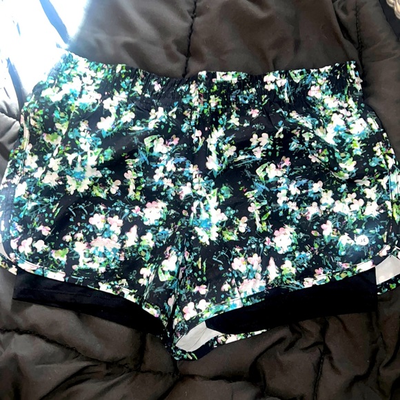 Large shorts - Picture 1 of 1